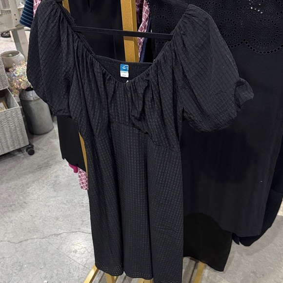 Old Navy Dresses & Skirts - Old Navy Black Off-Shoulder Dress